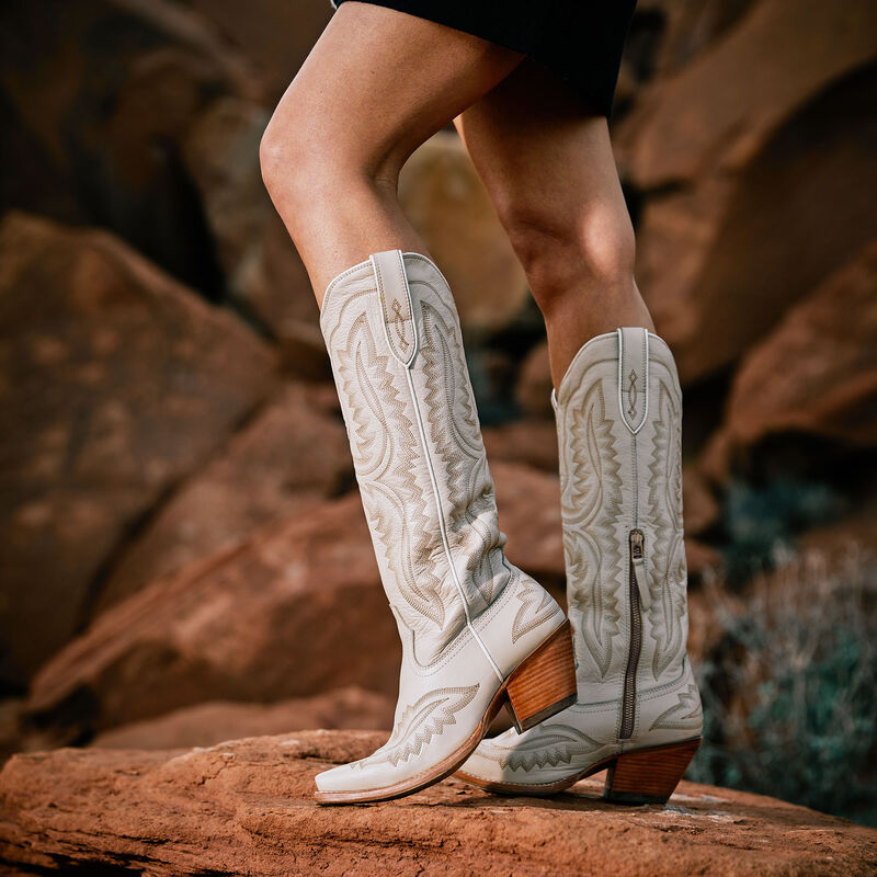 Ariat Women’s Western Fashion Boot Casanova X Toe Blanco